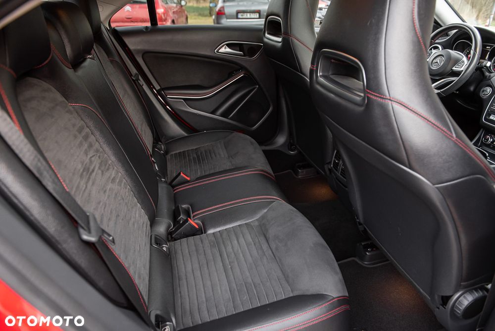 Mercedes-Benz CLA 200 7G-DCT AMG Line - 6