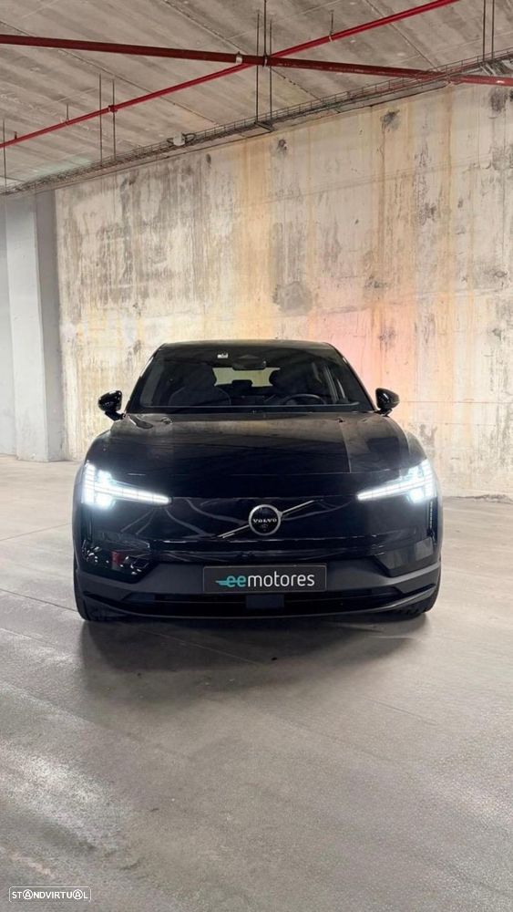 Volvo EX30 69 kWh Single Motor Extended Range Black Edition - 4