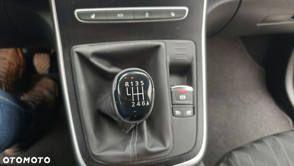 Renault Scenic ENERGY TCe 140 LIMITED - 19