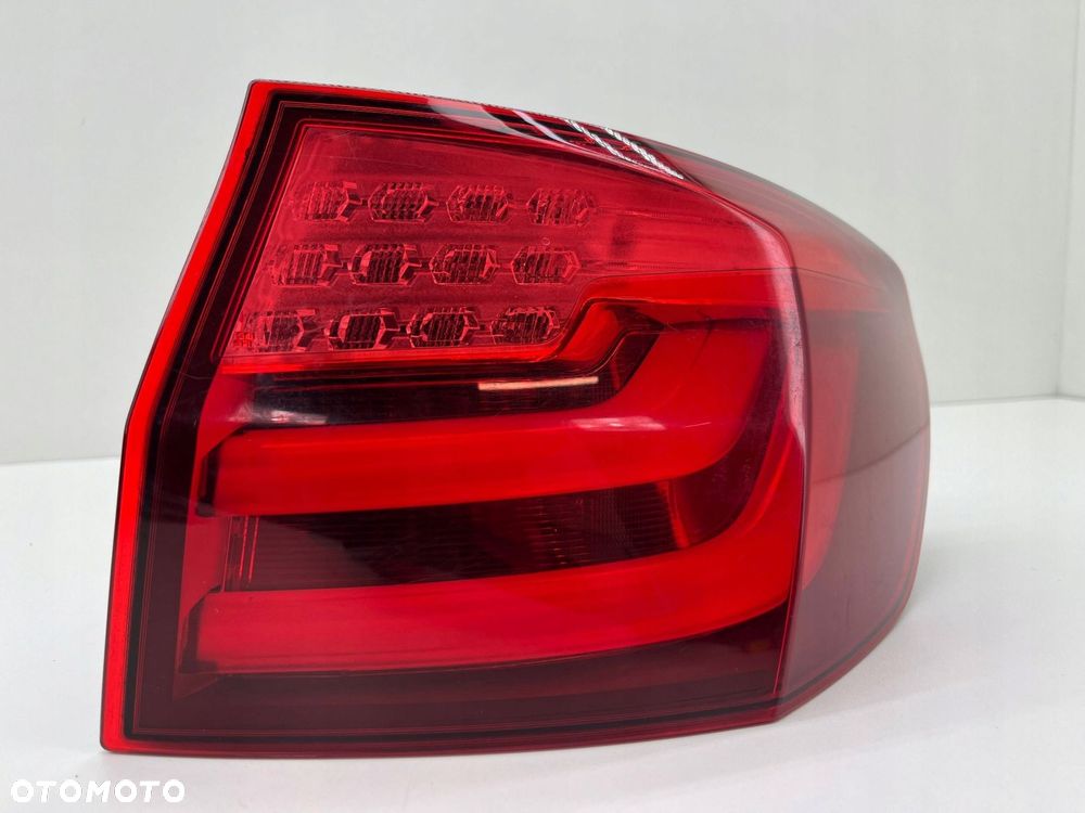 BMW 5 F11 PRAWA LAMPA TYŁ W BŁOTNIK LED 7203234 - 3