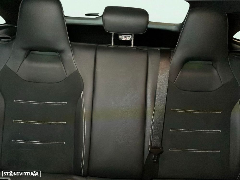 Mercedes-Benz CLA 250 e Shooting Brake AMG Line - 19