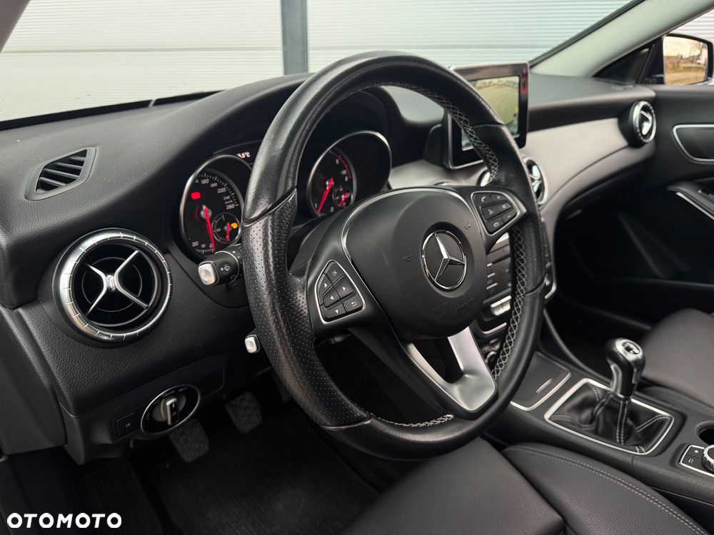 Mercedes-Benz CLA 180 d AMG Line - 6