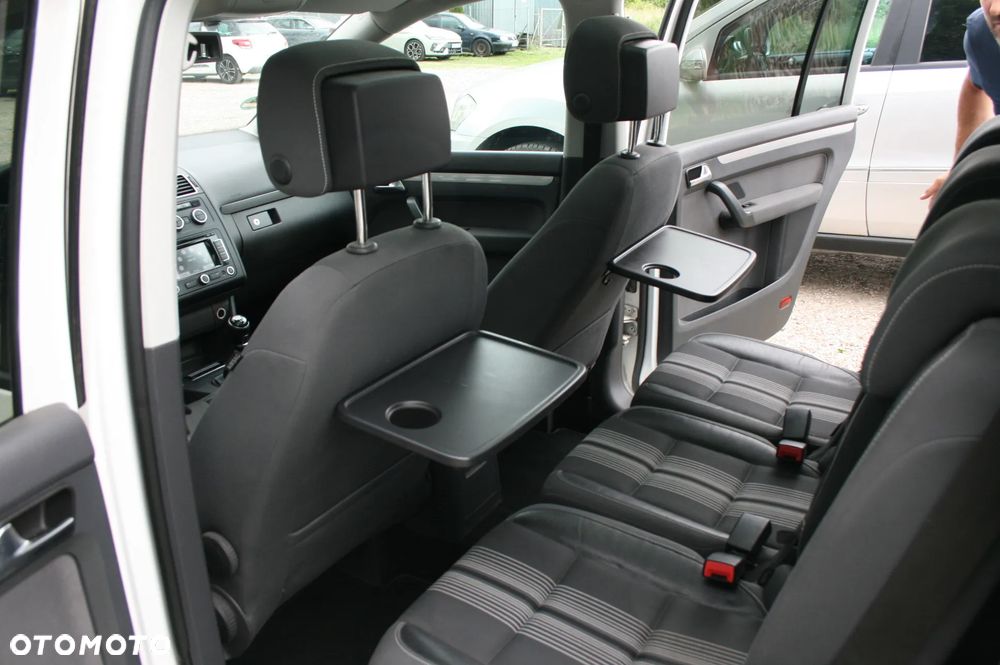 Volkswagen Touran 1.4 TSI MATCH - 15