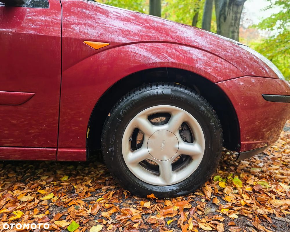 Ford Focus 1.6 Ghia - 28