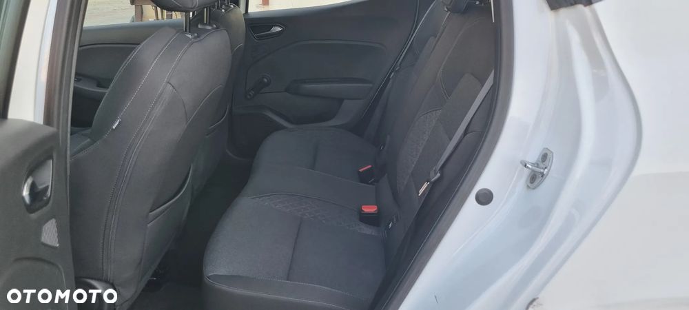 Renault Clio - 9