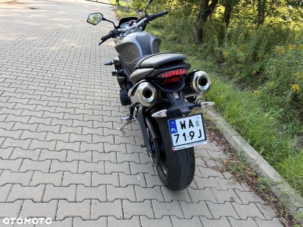 Triumph Street Triple - 4