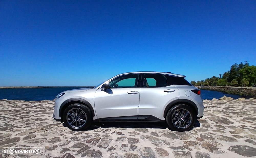 Lexus LBX Elegant - 3