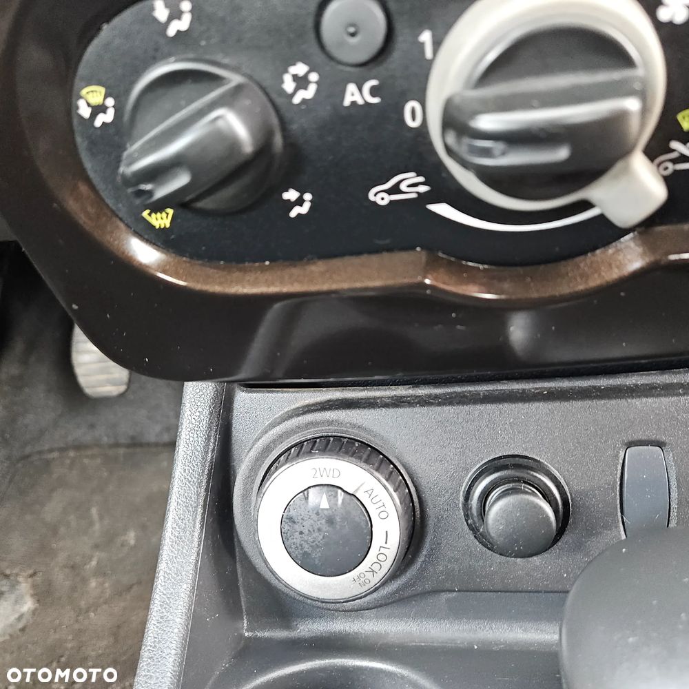 Dacia Duster 1.6 Laureate 4x4 - 17