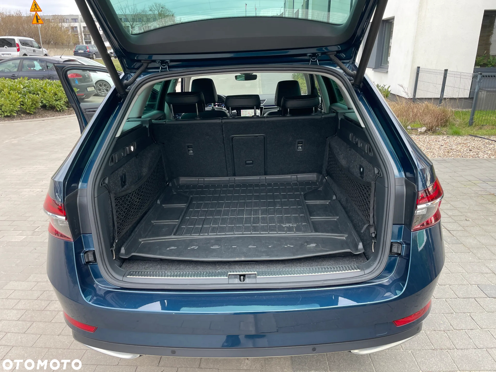 Skoda Superb 2.0 TDI 4x4 L&K DSG - 17