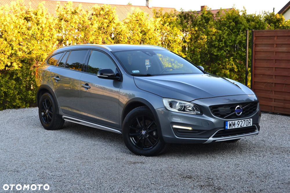 Volvo V60 Cross Country D4 Drive-E Momentum - 1