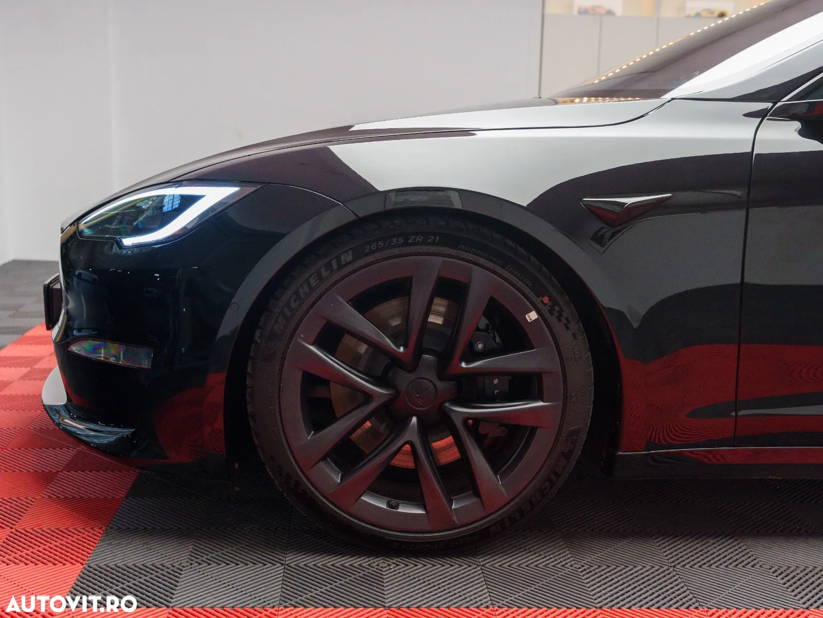 Tesla Model S Plaid - 6