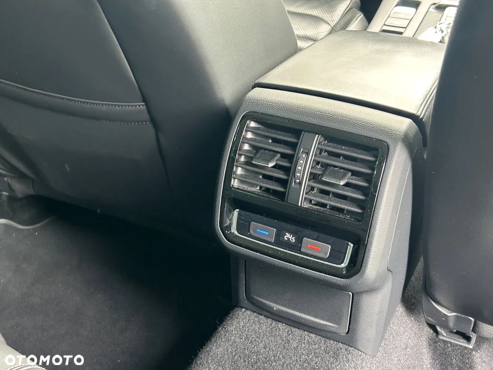 Volkswagen Passat 2.0 TDI 4Mot Elegance DSG - 7