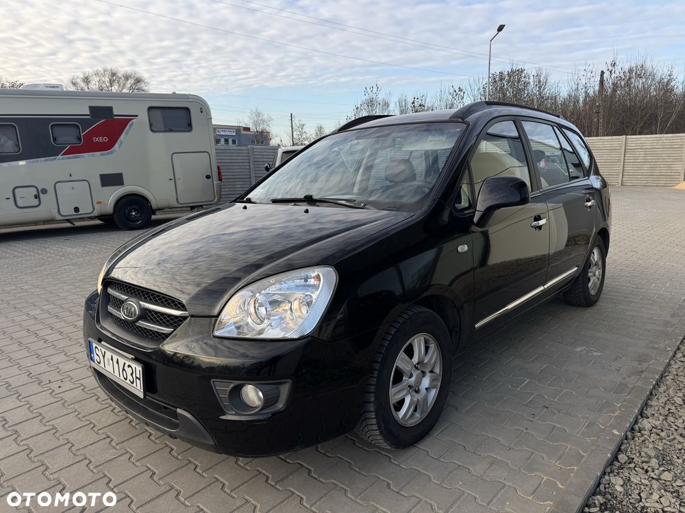 Kia Carens - 4
