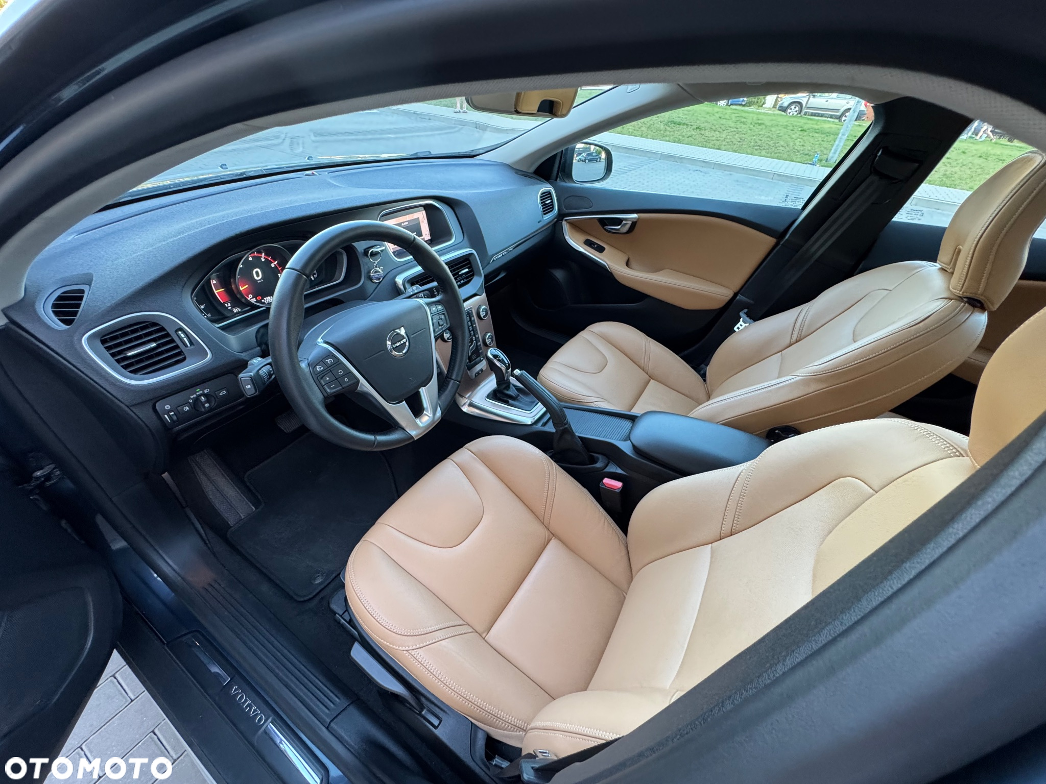 Volvo V40 Cross Country T3 Geartronic Momentum - 26