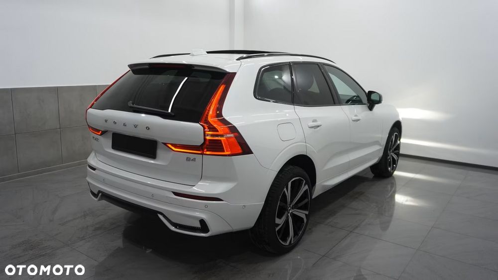 Volvo XC 60 B4 B Plus Dark - 9
