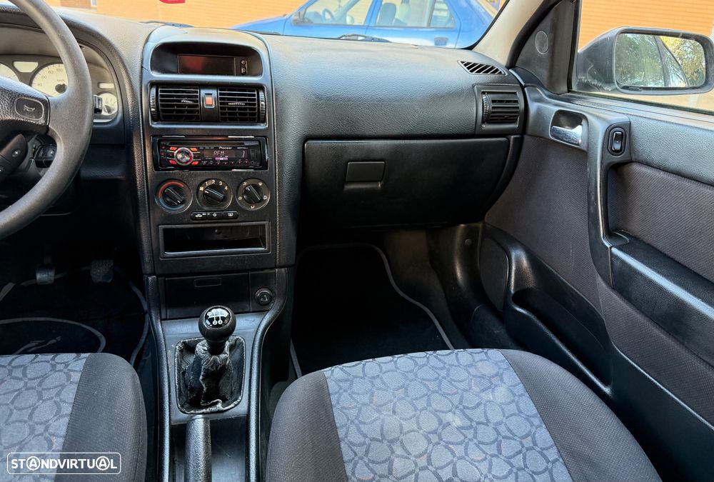 Opel Astra 1.4 Sport - 19