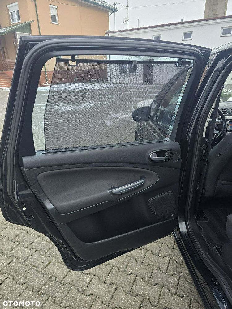 Ford S-Max - 14