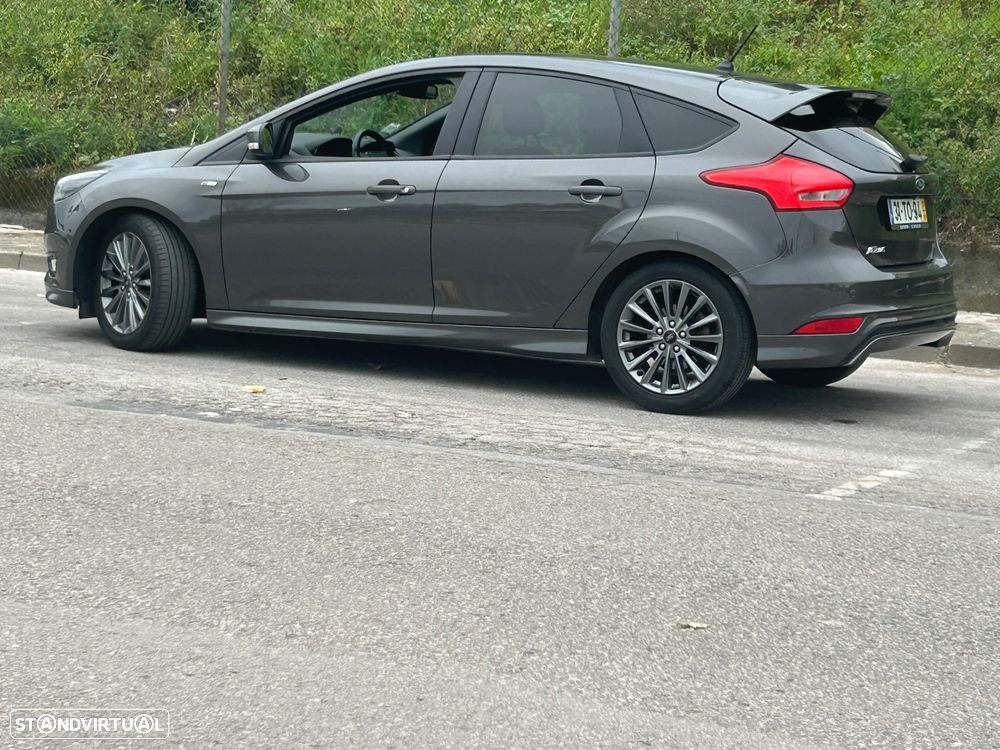 Ford Focus 1.0 EcoBoost MHEV ST-Line - 8