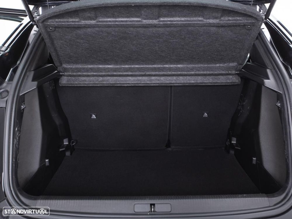Peugeot 2008 1.2 PureTech Active — fotografia 11