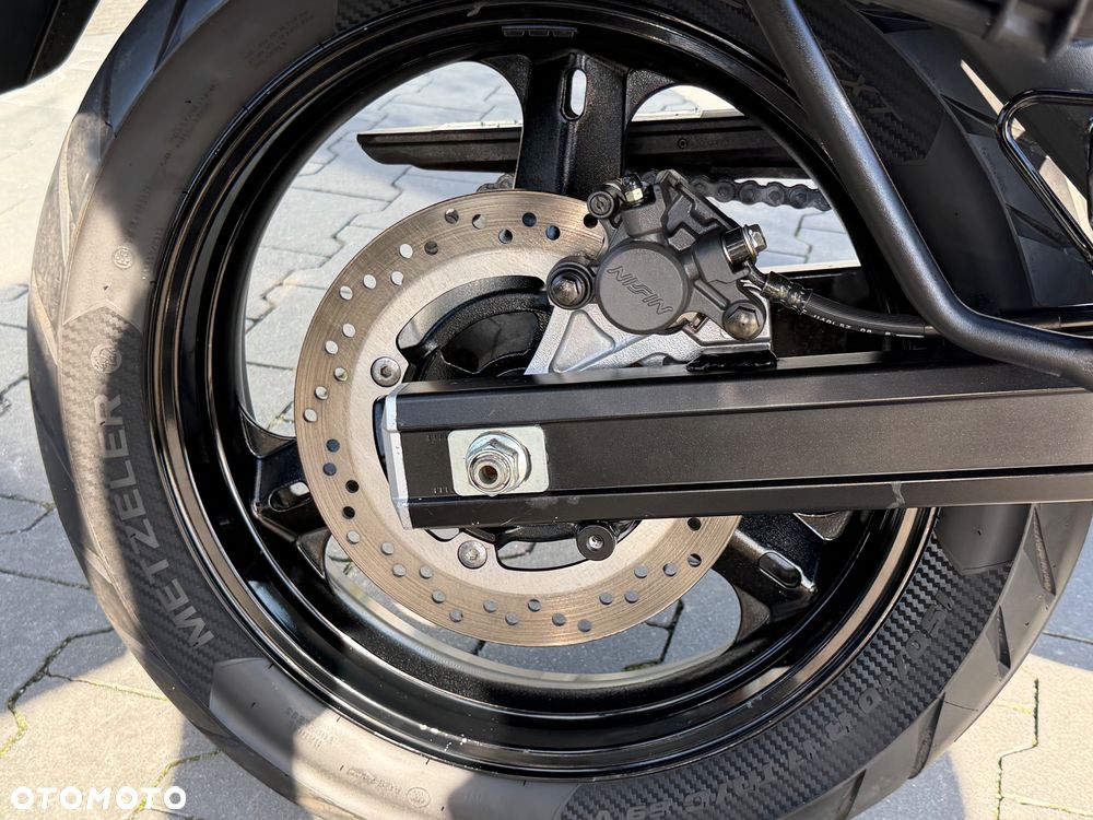 Suzuki V-STROM - 15