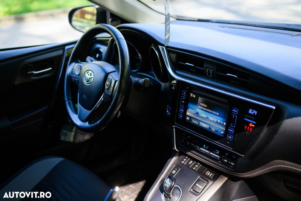 Toyota Auris - 8