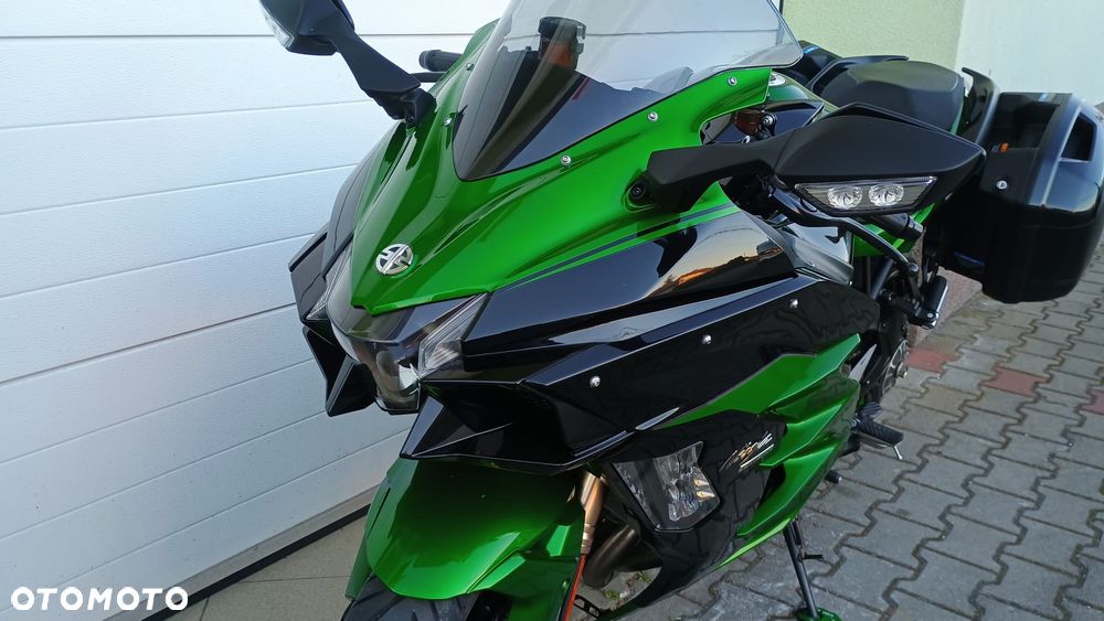 Kawasaki Ninja H2 SX - 12