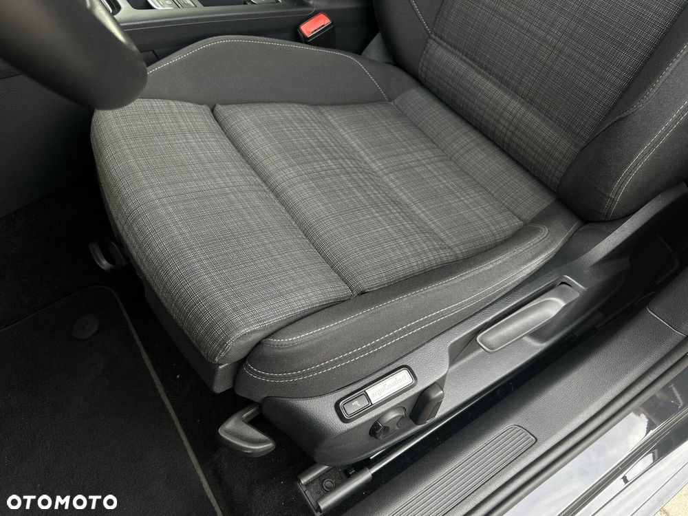 Volkswagen Passat - 13