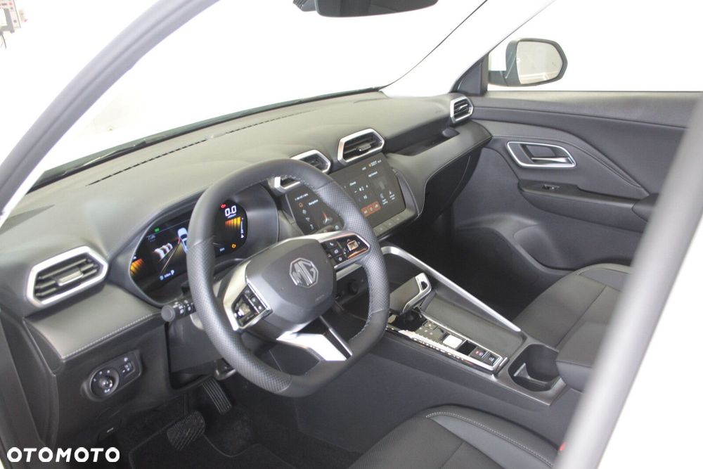 MG ZS - 25