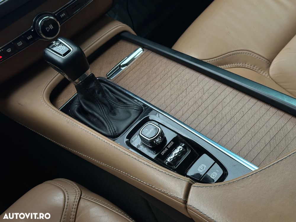 Volvo XC 90 D5 AWD Geartronic Inscription - 10