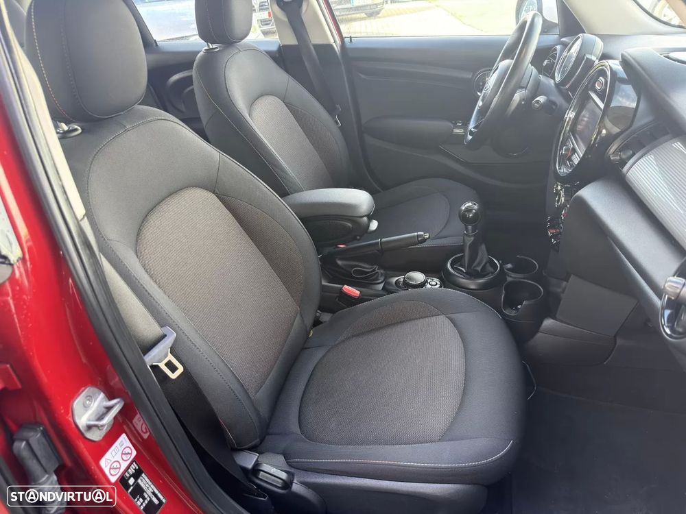 MINI 5 Portas Cooper D - 16