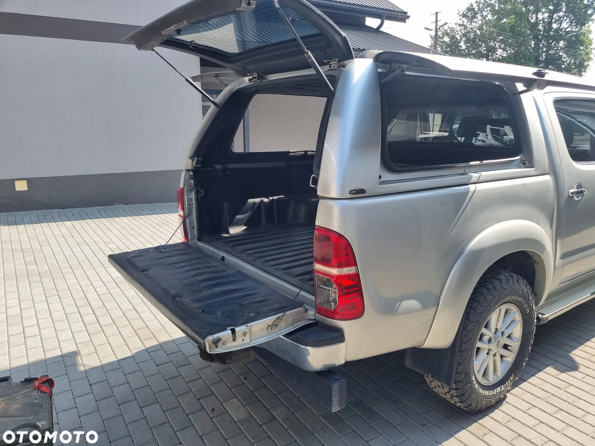 Toyota Hilux 3.0 D-4D SR5-X (lea) - 9