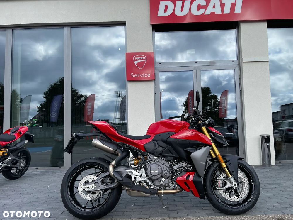 Ducati Streetfighter V2 - 4