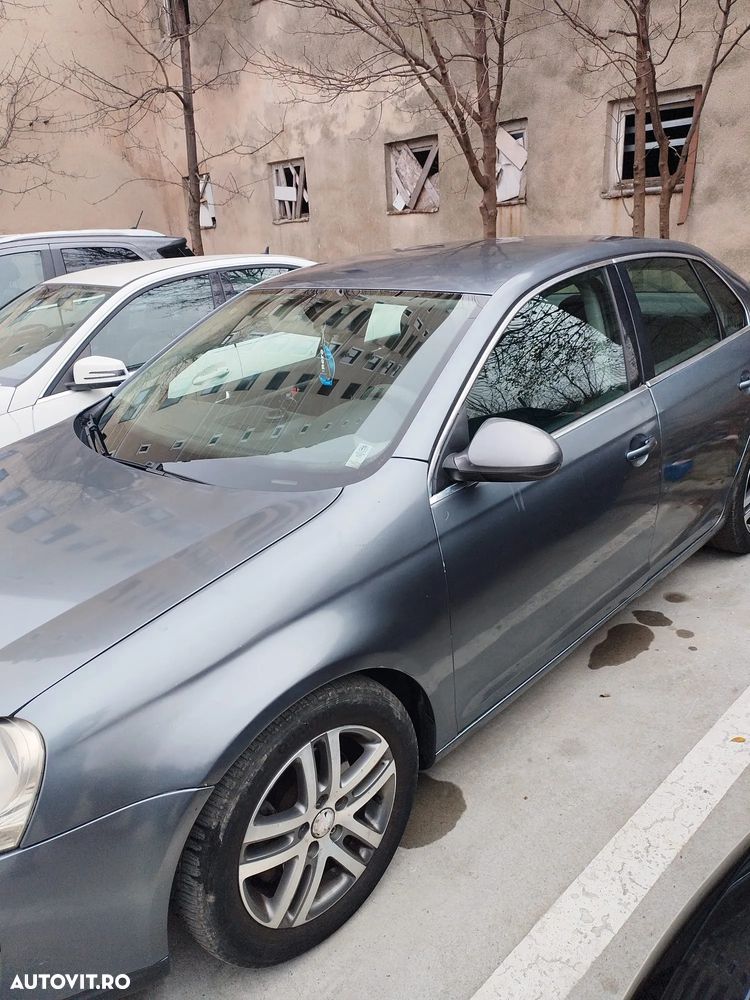 Volkswagen Jetta 1.9 TDI Comfortline - 2