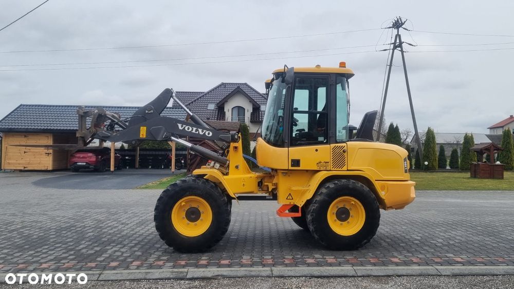Volvo L30G/Maszyna sprowadzona/ 4749h/ - 8
