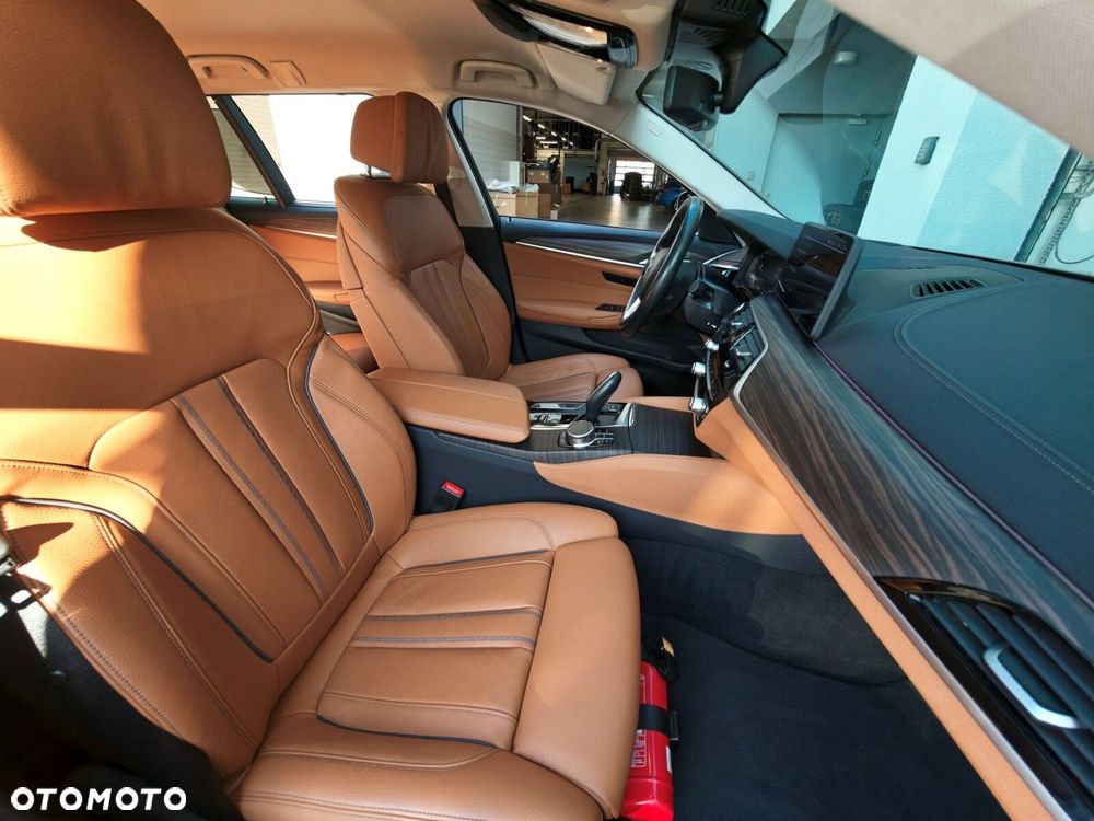 BMW Seria 5 530i xDrive mHEV Luxury Line - 15