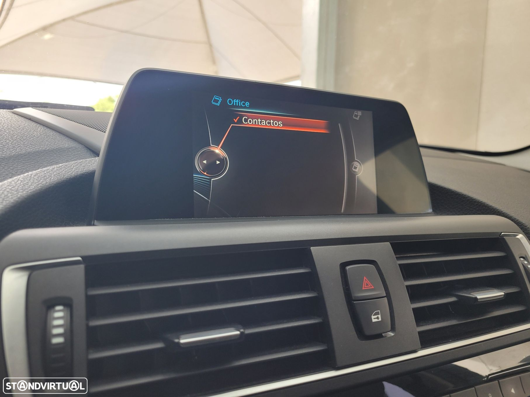 BMW 116 d Line Urban - 33