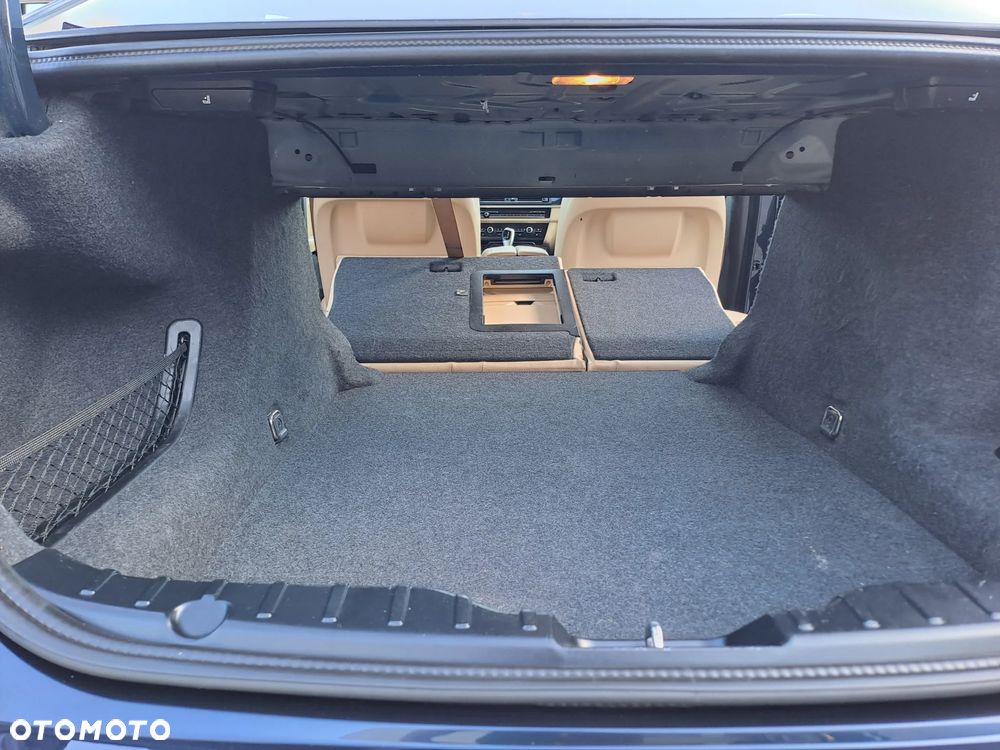 BMW Seria 5 520d xDrive - 12