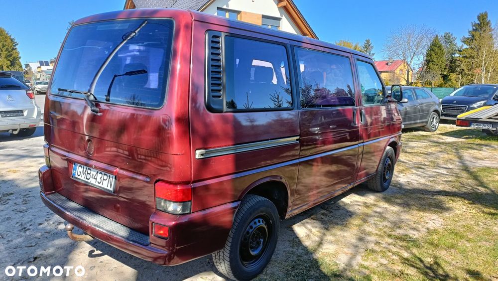 Volkswagen Caravelle - 13