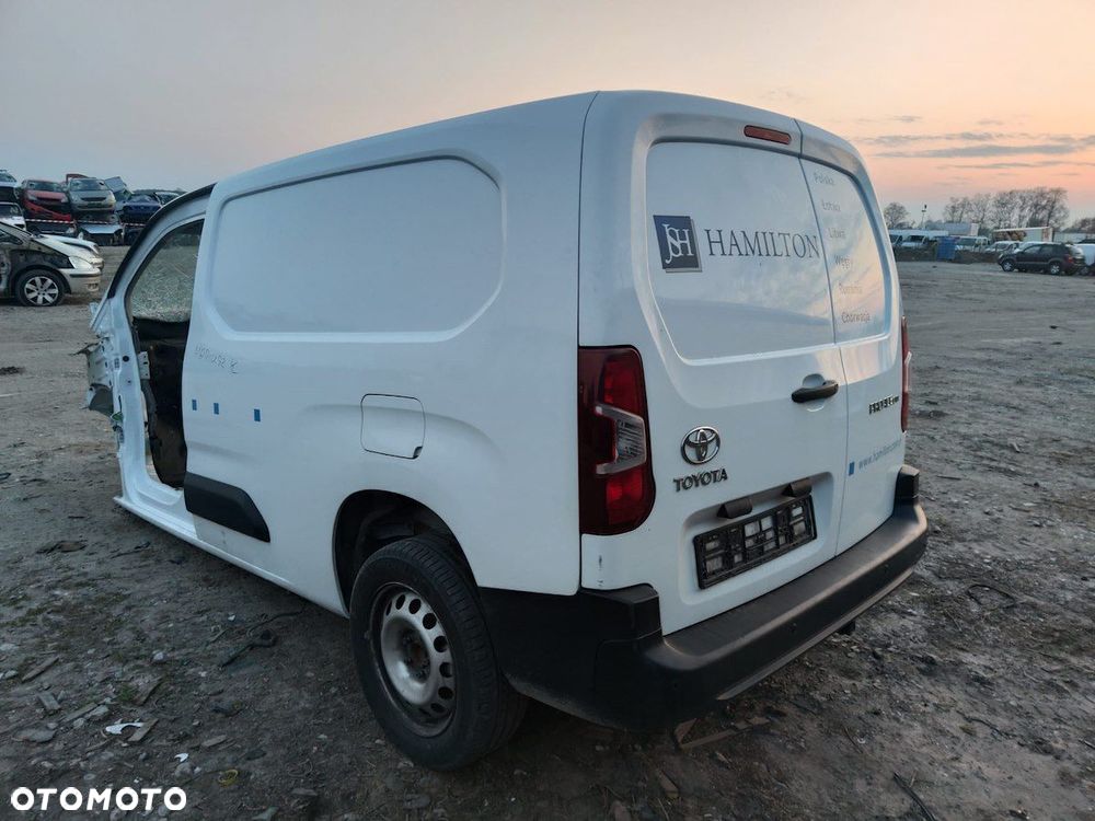 BELKA ZAWIESZENIA, OŚ TYŁ  TOYOTA PROACE CITY ( 19 -  ) 1.5 D4D - 2