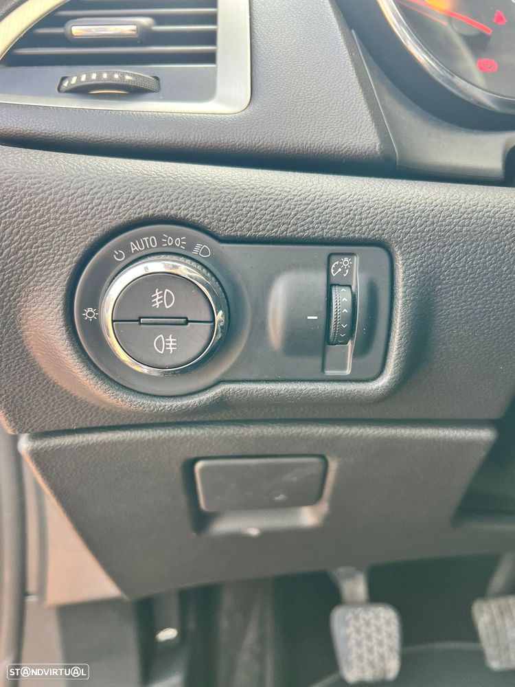 Opel Astra GTC 1.7 CDTi S/S - 11