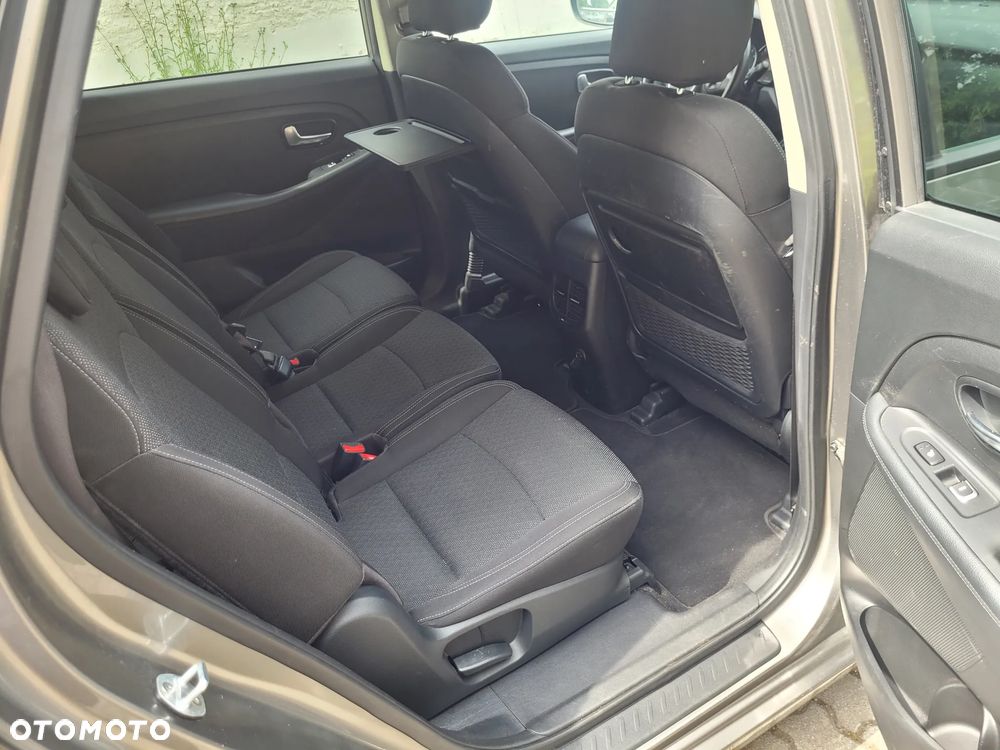 Kia Carens 1.6 GDI ISG Vision - 15