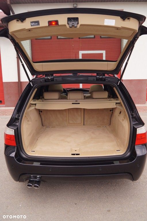 BMW Seria 5 525d Edition Sport - 35