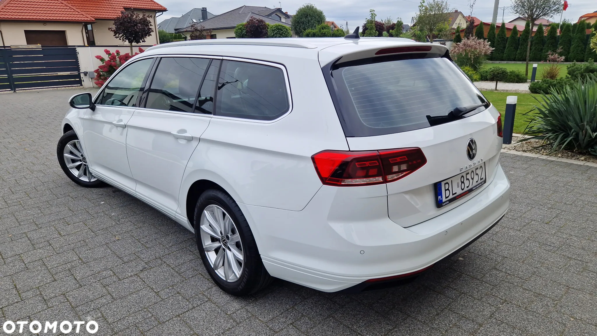 Volkswagen Passat Variant 2.0 TDI SCR DSG Business - 3