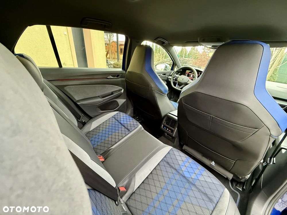 Volkswagen Golf - 11