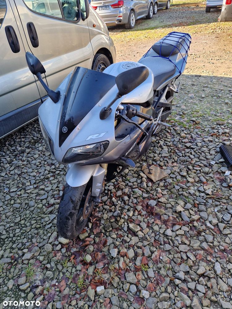 Yamaha R1 - 7