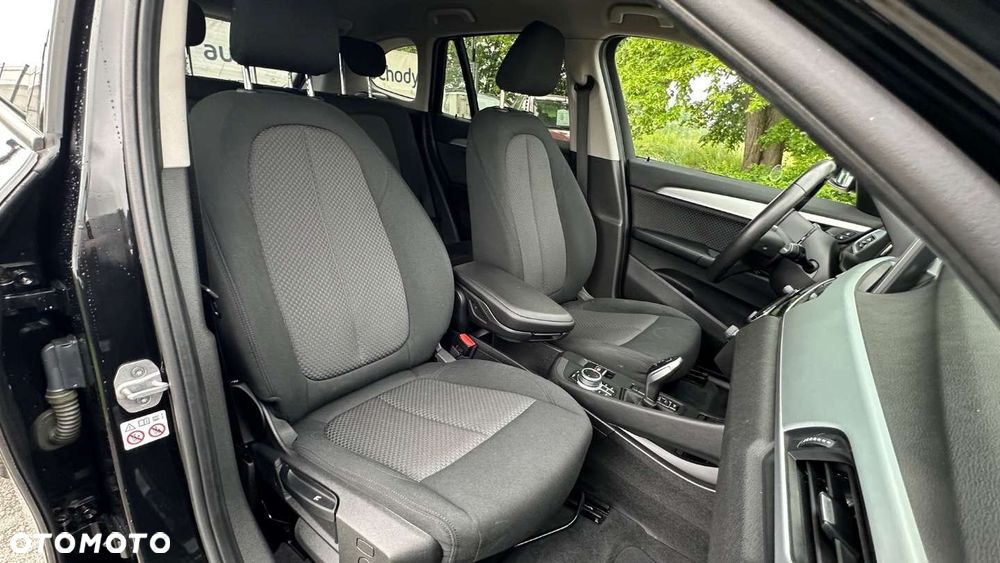 BMW X1 sDrive18d xLine - 33