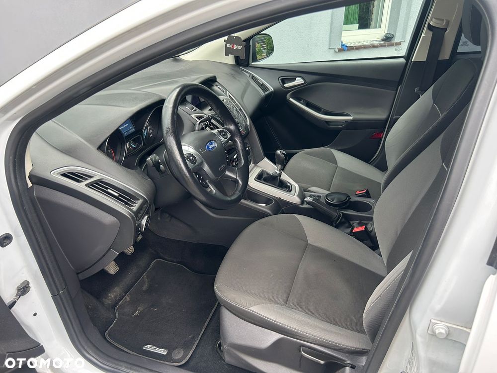 Ford Focus 1.6 TDCi DPF Trend - 6