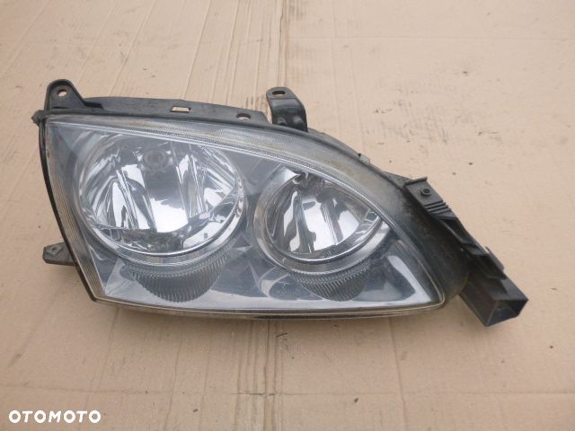 LAMPA LEWY PRZÓD LEWA PRZEDNIA PRAWY PRZÓD PRAWA PRZEDNIA TOYOTA AVENSIS I 97-02 - 2