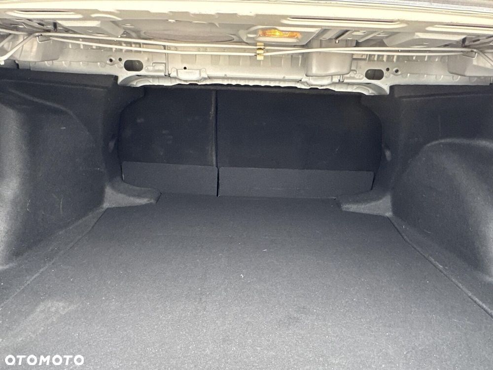Toyota Corolla - 13