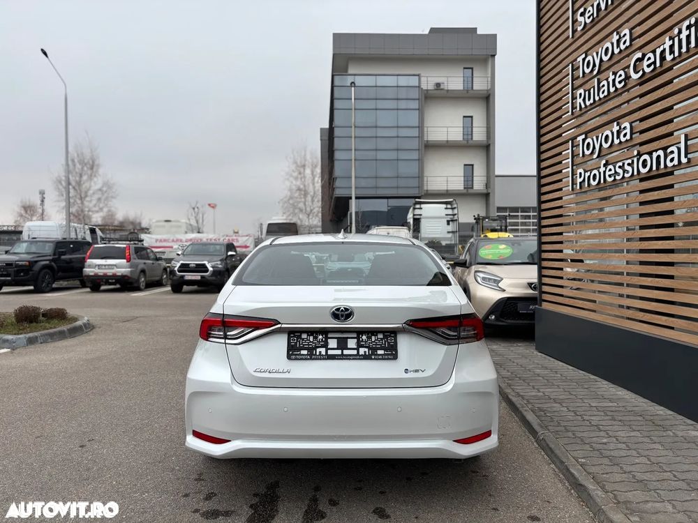 Toyota Corolla 1.8 Hybrid Business Edition - 8